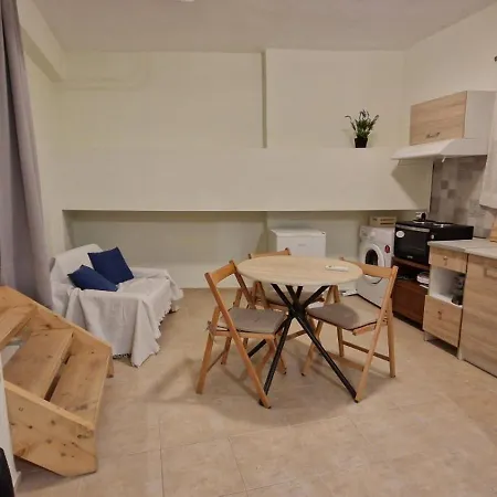 Penelope's Loft Каламата
